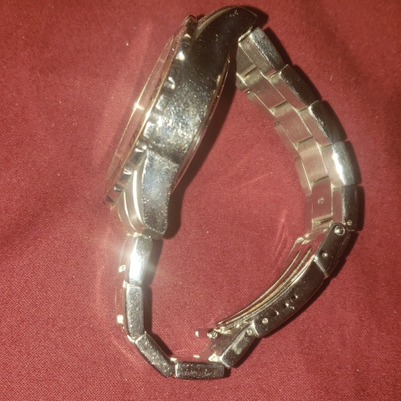 Watch - Picture 2 of 4